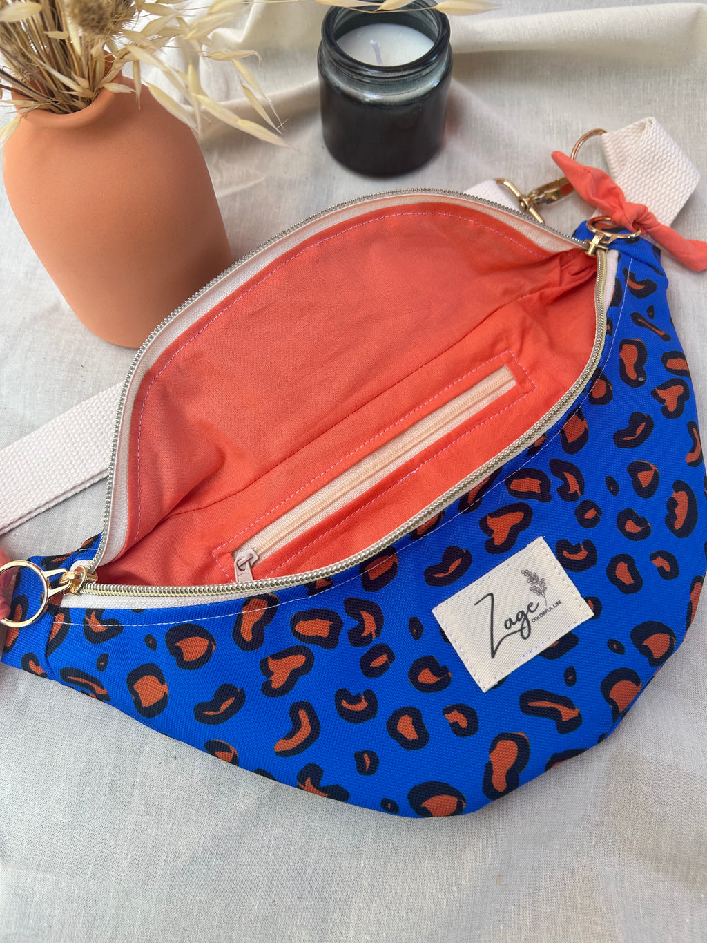 Sac banane Imperméable femme | Léopard blanc violet & rose (Copie)Sac Femme Zage Colorful Life