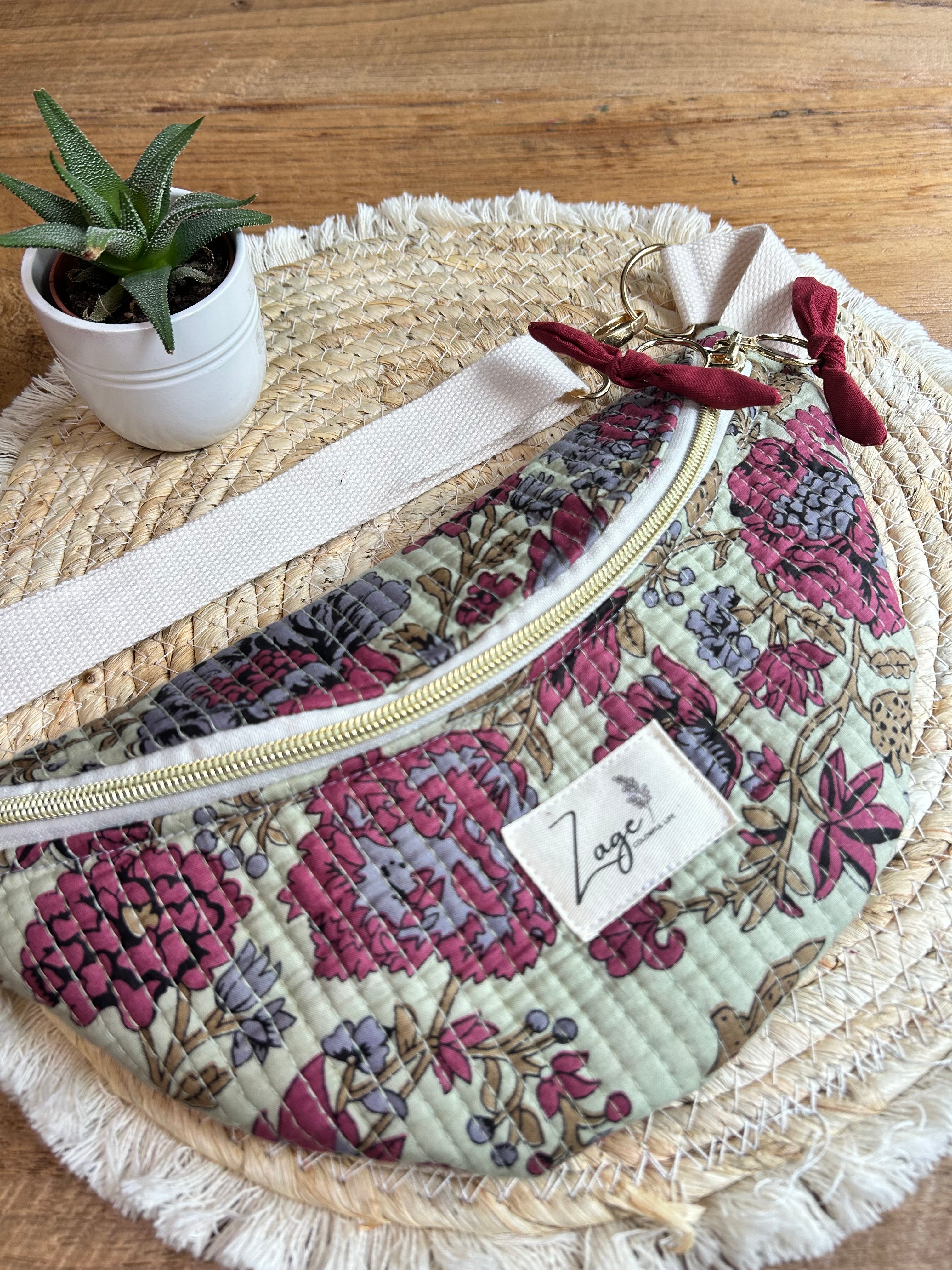 Sac banane femme Matelassé | Tissu matelassé vert fleuri & doublureSac Femme Zage Colorful Life