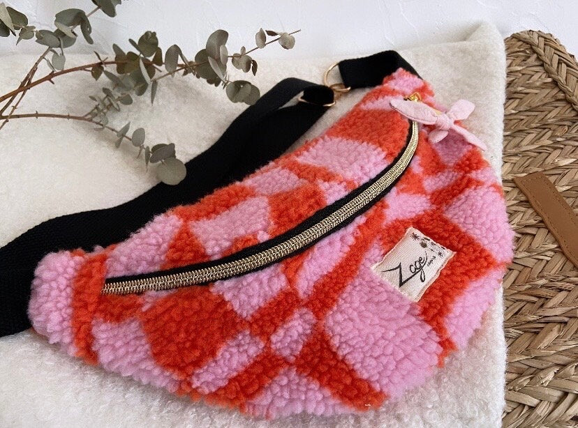 Sac banane femme Hiver | Bouclettes graphiques rouge et rose & doublure roseSac Femme Zage Colorful Life