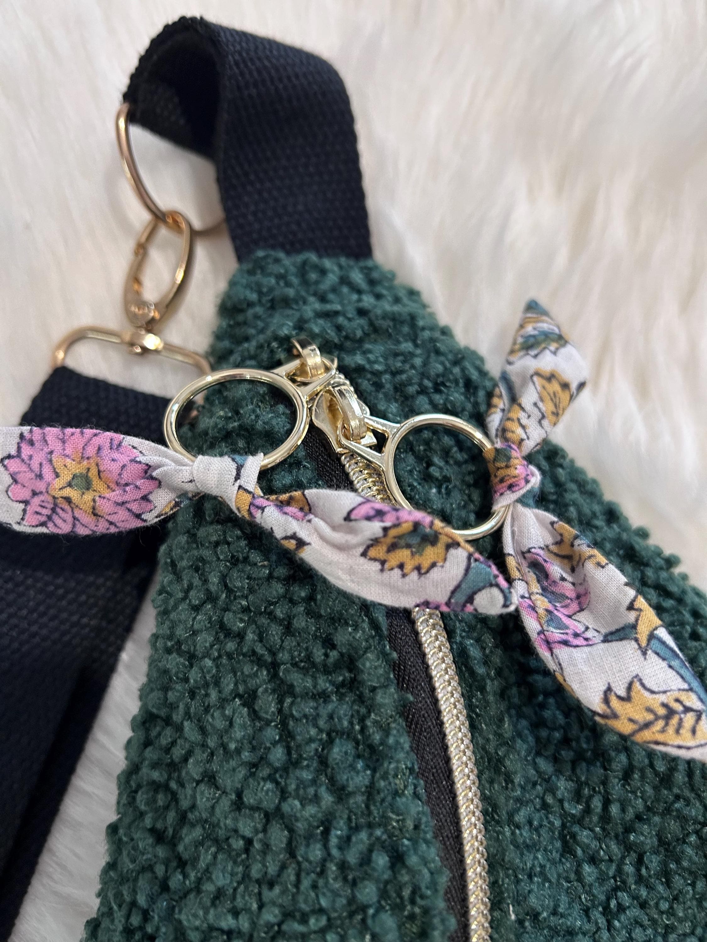 Sac Banane Femme fête | Bouclette vert foncé & doublure tissu indien fleuriSac Femme Zage Colorful Life