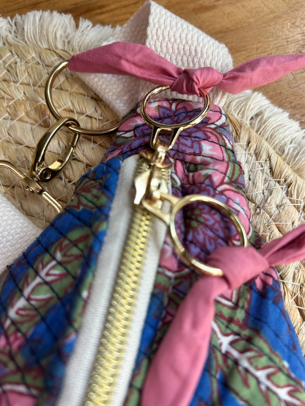 Sac banane femme Matelassé | Tissu matelassé bleu fleuri & doublure roseSac Femme Zage Colorful Life