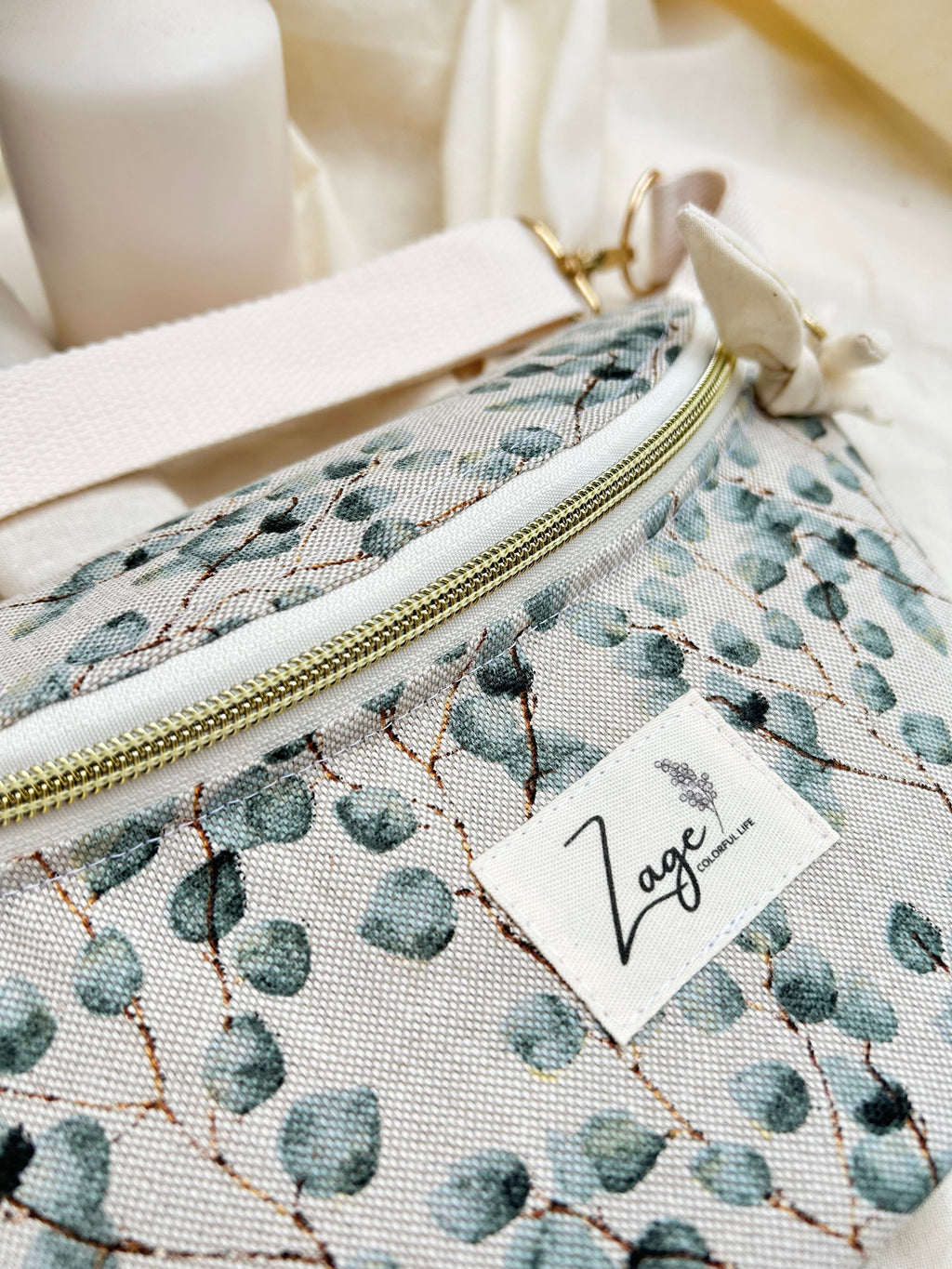 Sac banane femme Eté | Toile de coton motifs eucalyptus & doublure beigeSac Femme Zage Colorful Life