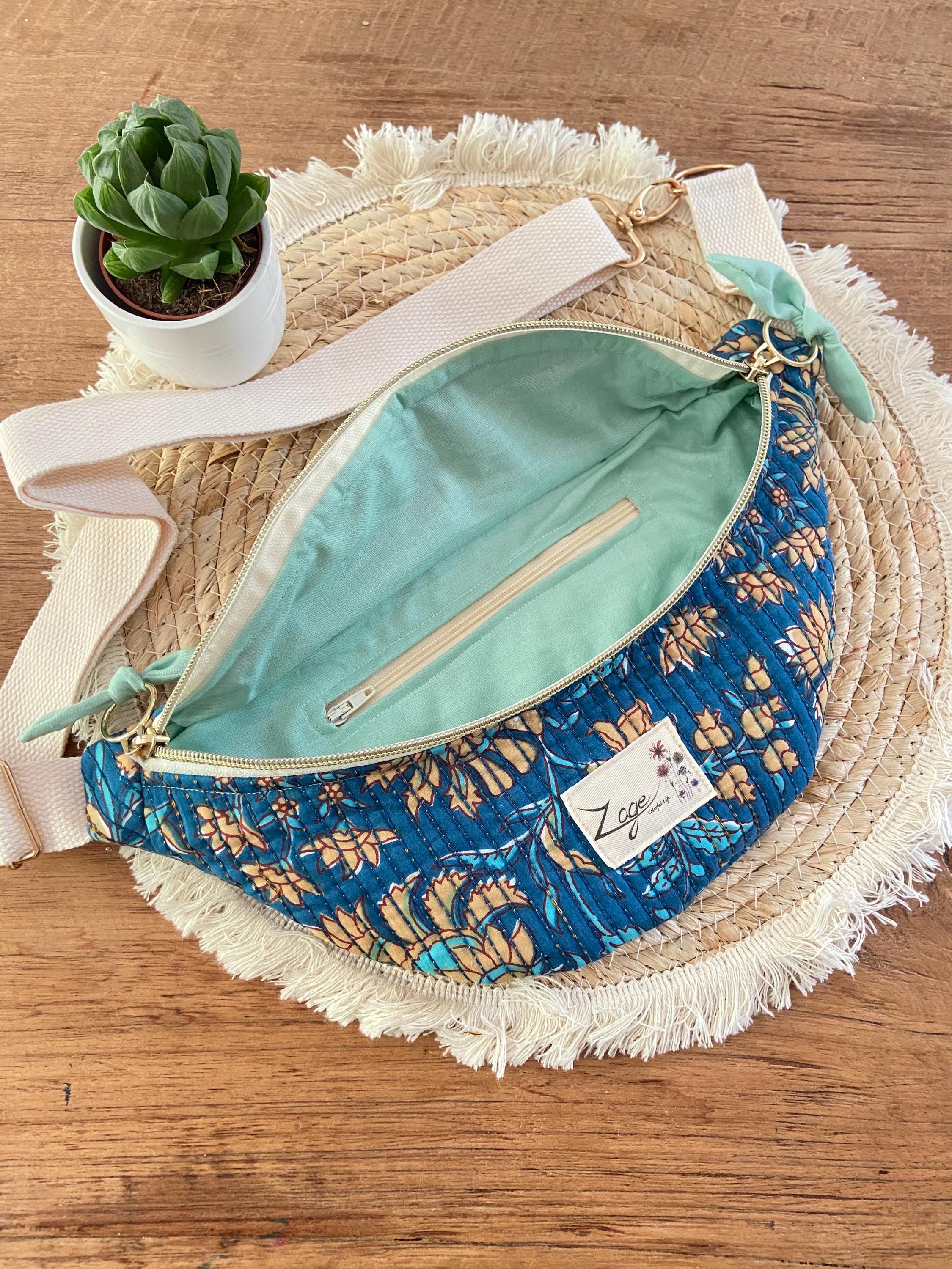 Sac banane femme Matelassé | Tissu matelassé indy motifs ocre sur fond bleu & doublure bleu vertSac Femme Zage Colorful Life