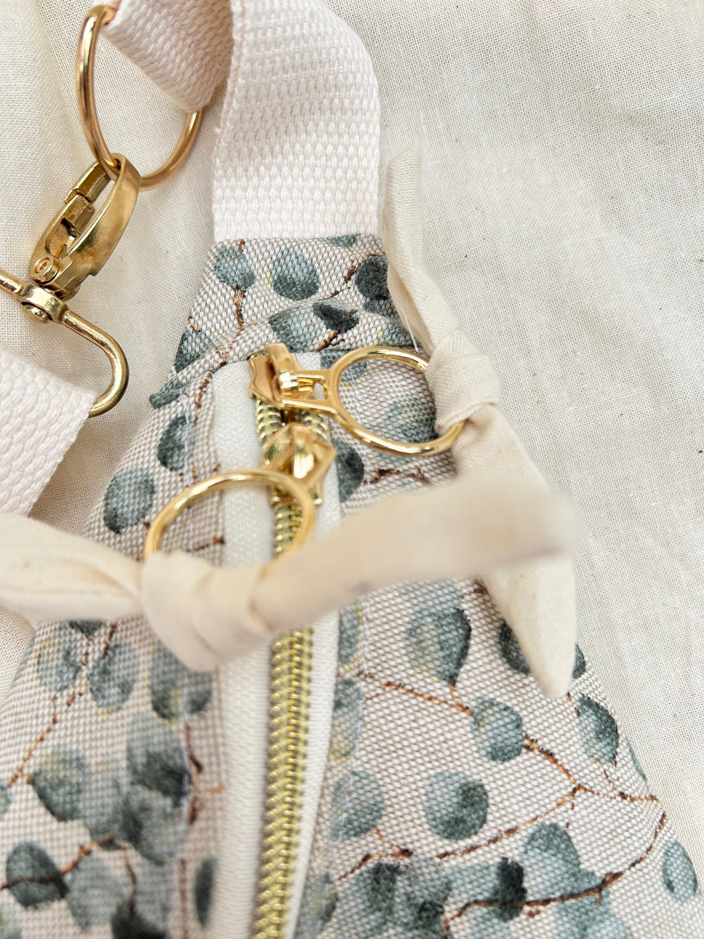 Sac banane femme Eté | Toile de coton motifs eucalyptus & doublure beigeSac Femme Zage Colorful Life