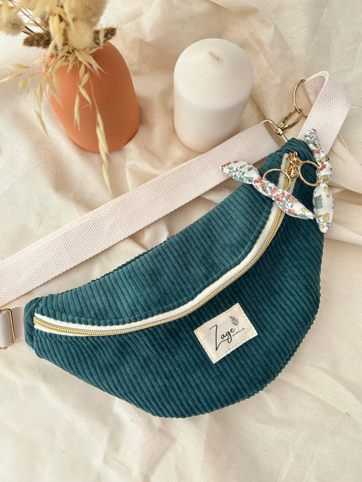 Sac banane femme hiver | Velours côtelé vert sapin & doublure fleurieSac Femme Zage Colorful Life