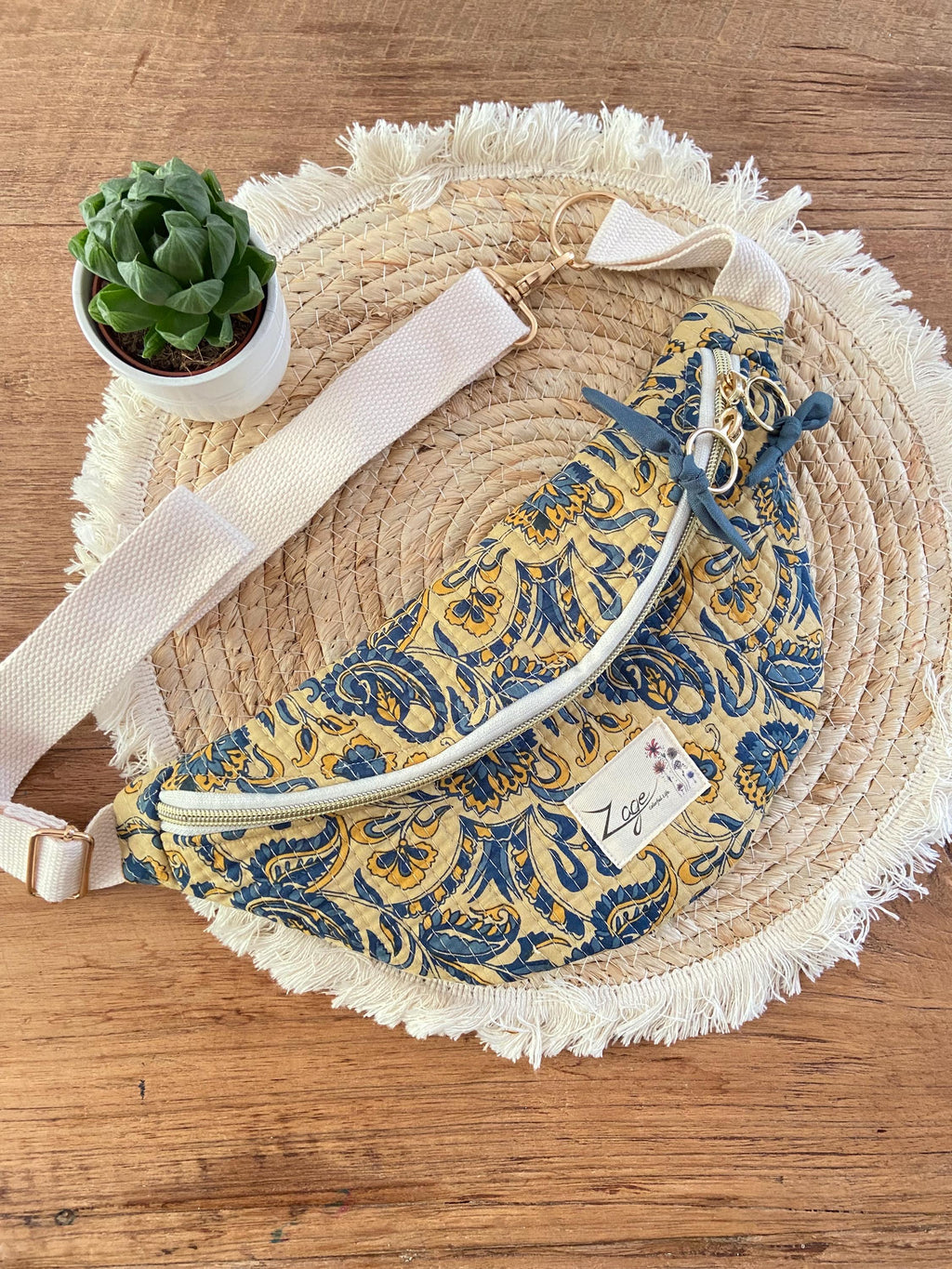 Sac Banane Femme | Matelassé motifs Indy bleu sur fond jaune & doublure bleu pétroleSac Femme Zage Colorful Life