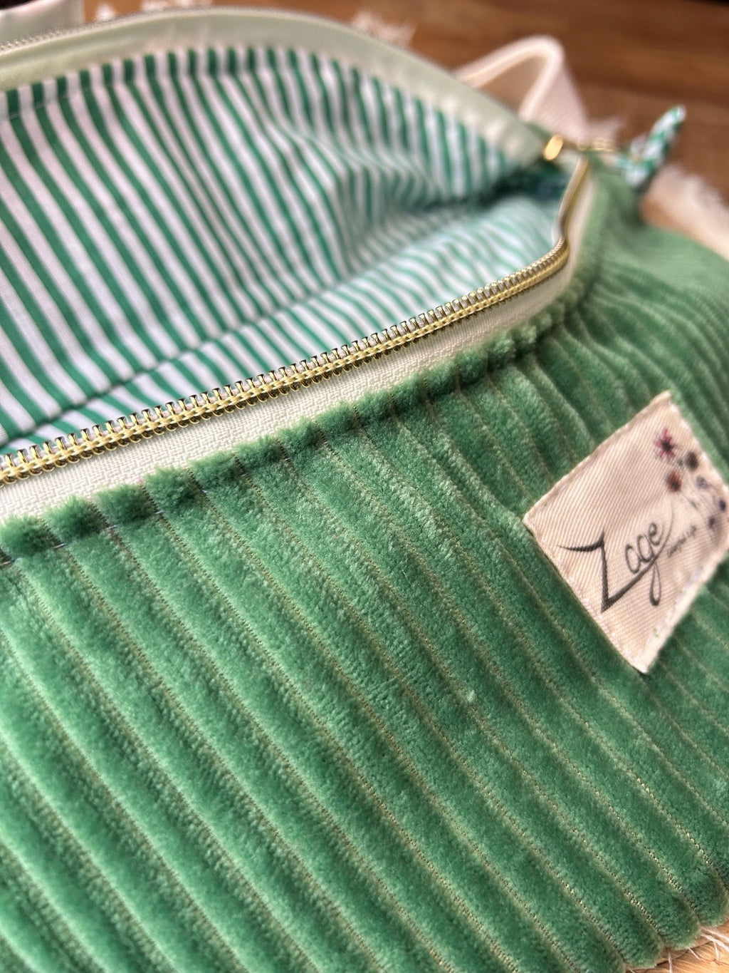 Sac banane femme hiver | Velours côtelé vert & doublure rayée blanc et vertSac Femme Zage Colorful Life