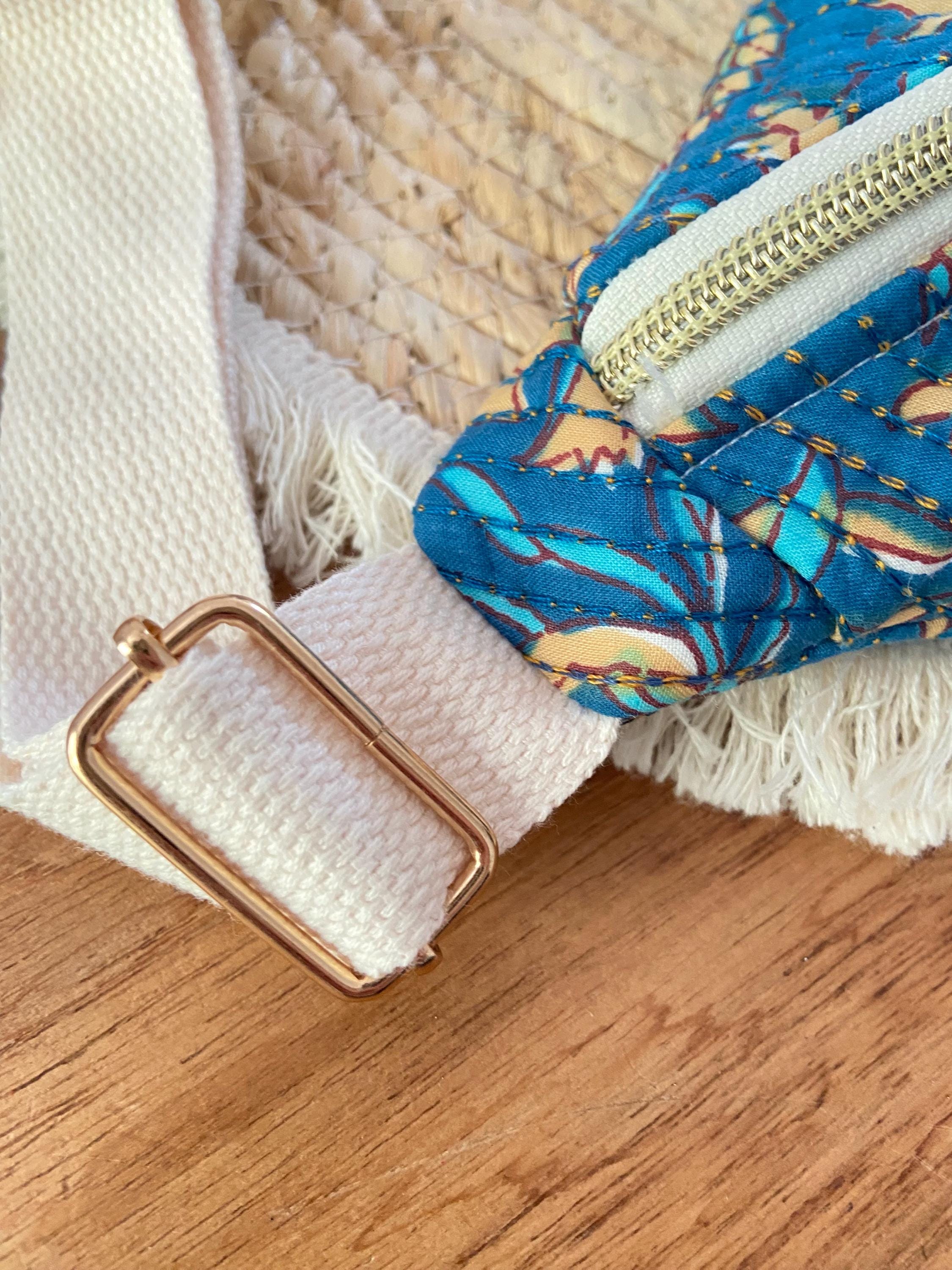 Sac banane femme Matelassé | Tissu matelassé indy motifs ocre sur fond bleu & doublure bleu vertSac Femme Zage Colorful Life