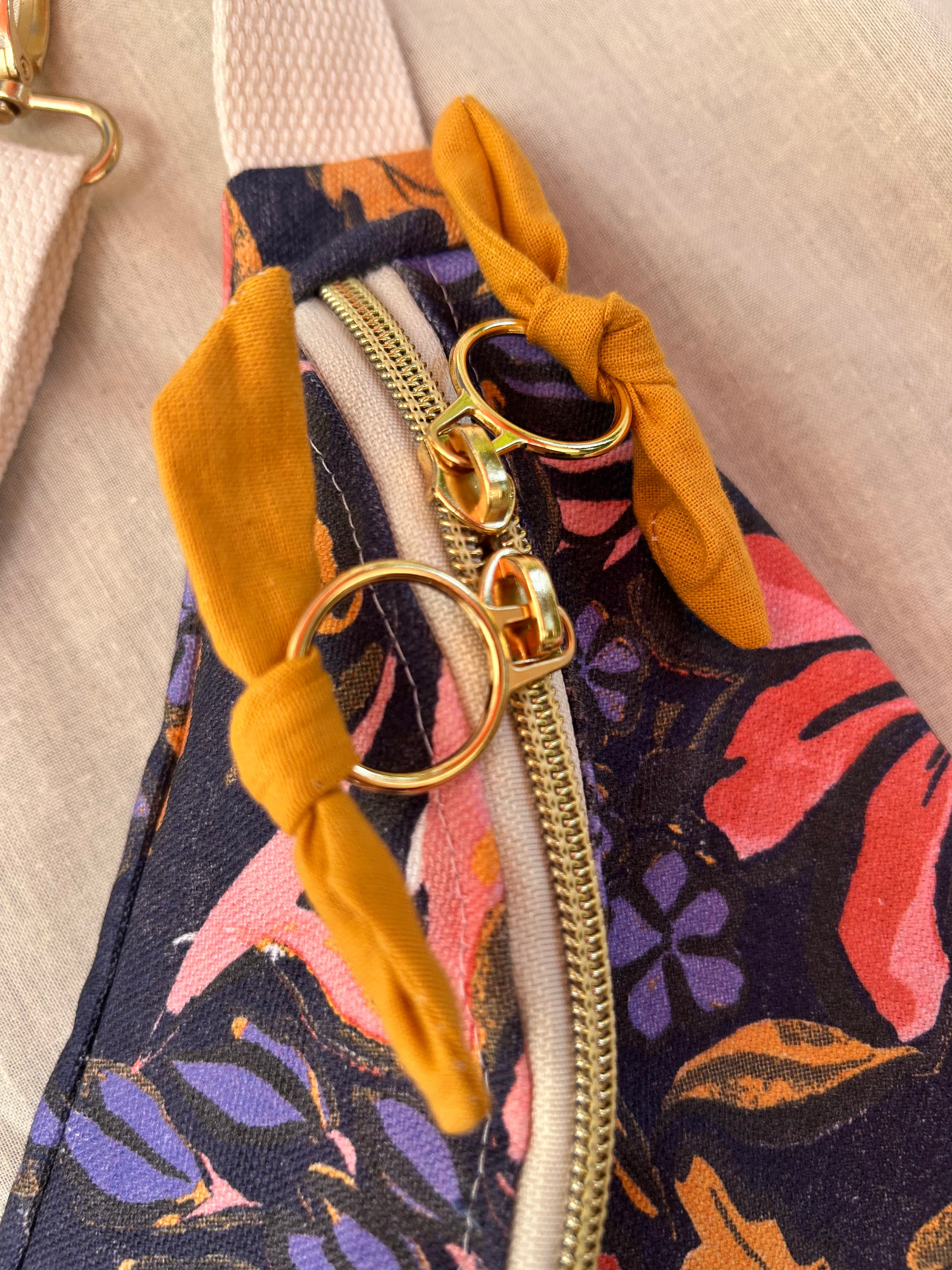 Sac banane femme Eté | Toile de coton fleurie colorée foncée & doublure orangeSac Femme Zage Colorful Life