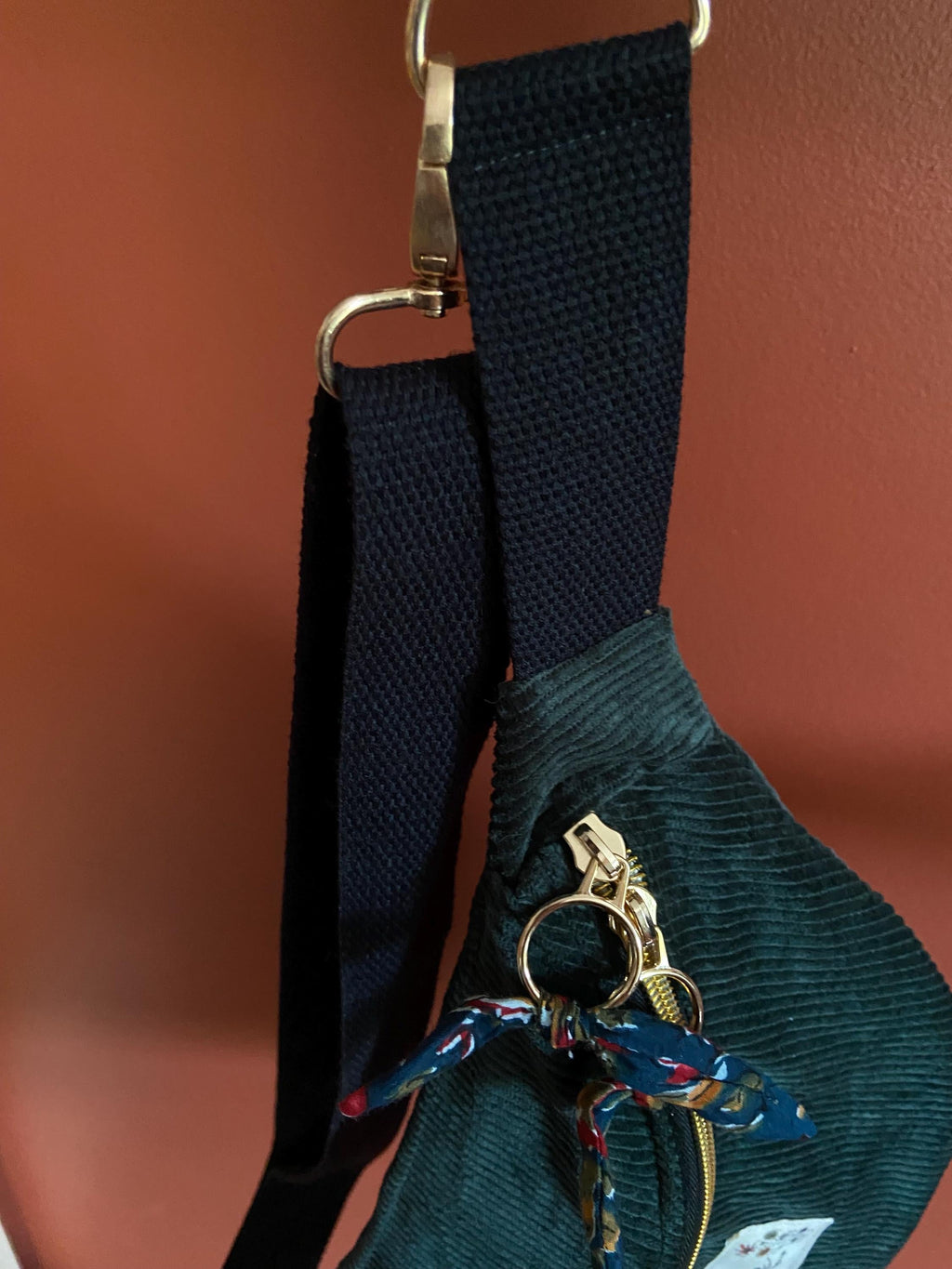 Sac banane femme hiver | Velours côtelé vert sapin & doublure tissu indien fleuriSac Femme Zage Colorful Life