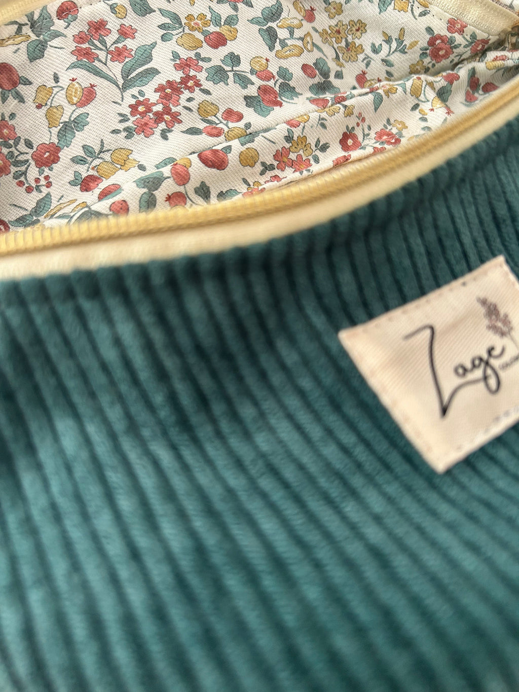 Sac banane femme hiver | Velours côtelé vert sapin & doublure fleurieSac Femme Zage Colorful Life