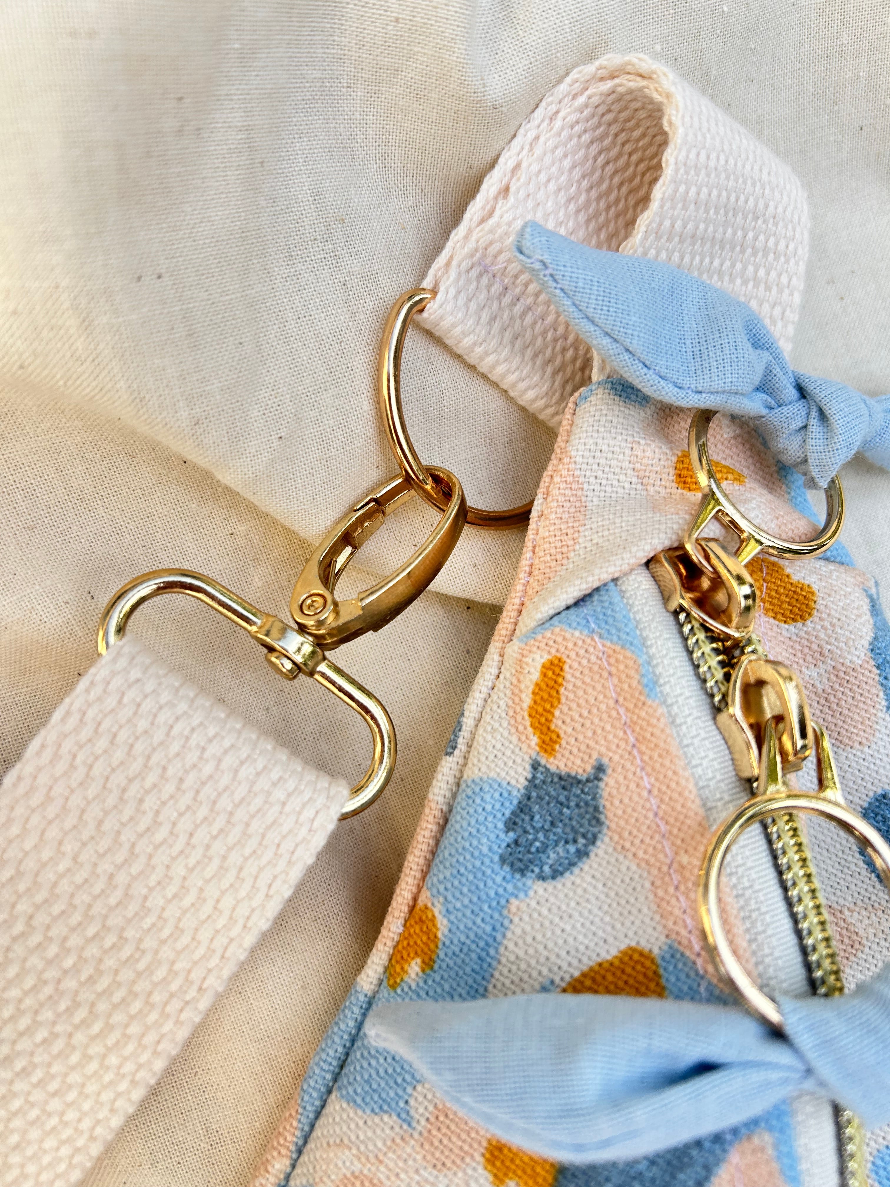 Sac banane Femme | Toile Fleurie bleue & doublure bleue clairSac Femme Zage Colorful Life