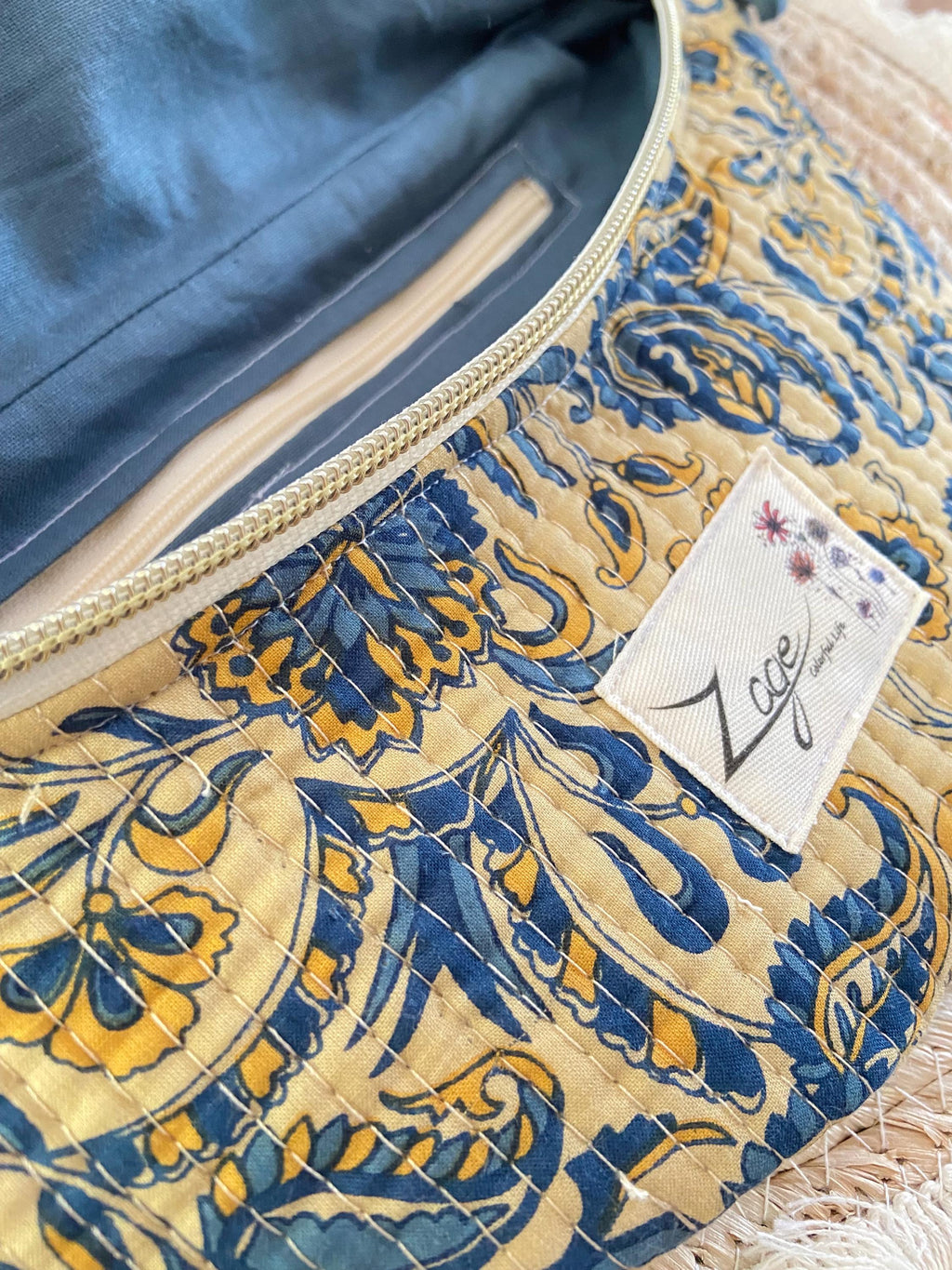 Sac Banane Femme | Matelassé motifs Indy bleu sur fond jaune & doublure bleu pétroleSac Femme Zage Colorful Life