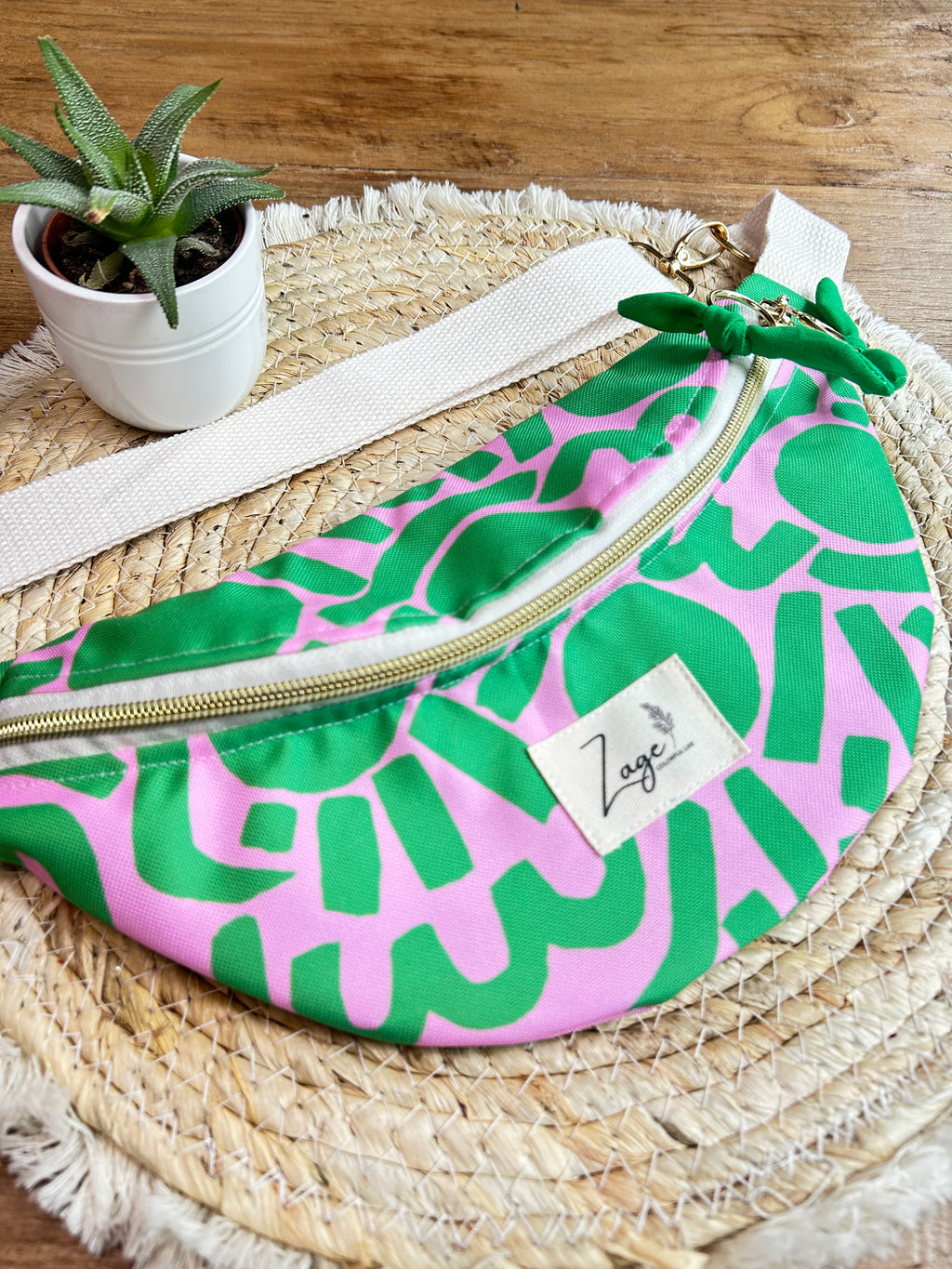Sac banane Imperméable femme | Graphique vert & roseSac Femme Zage Colorful Life