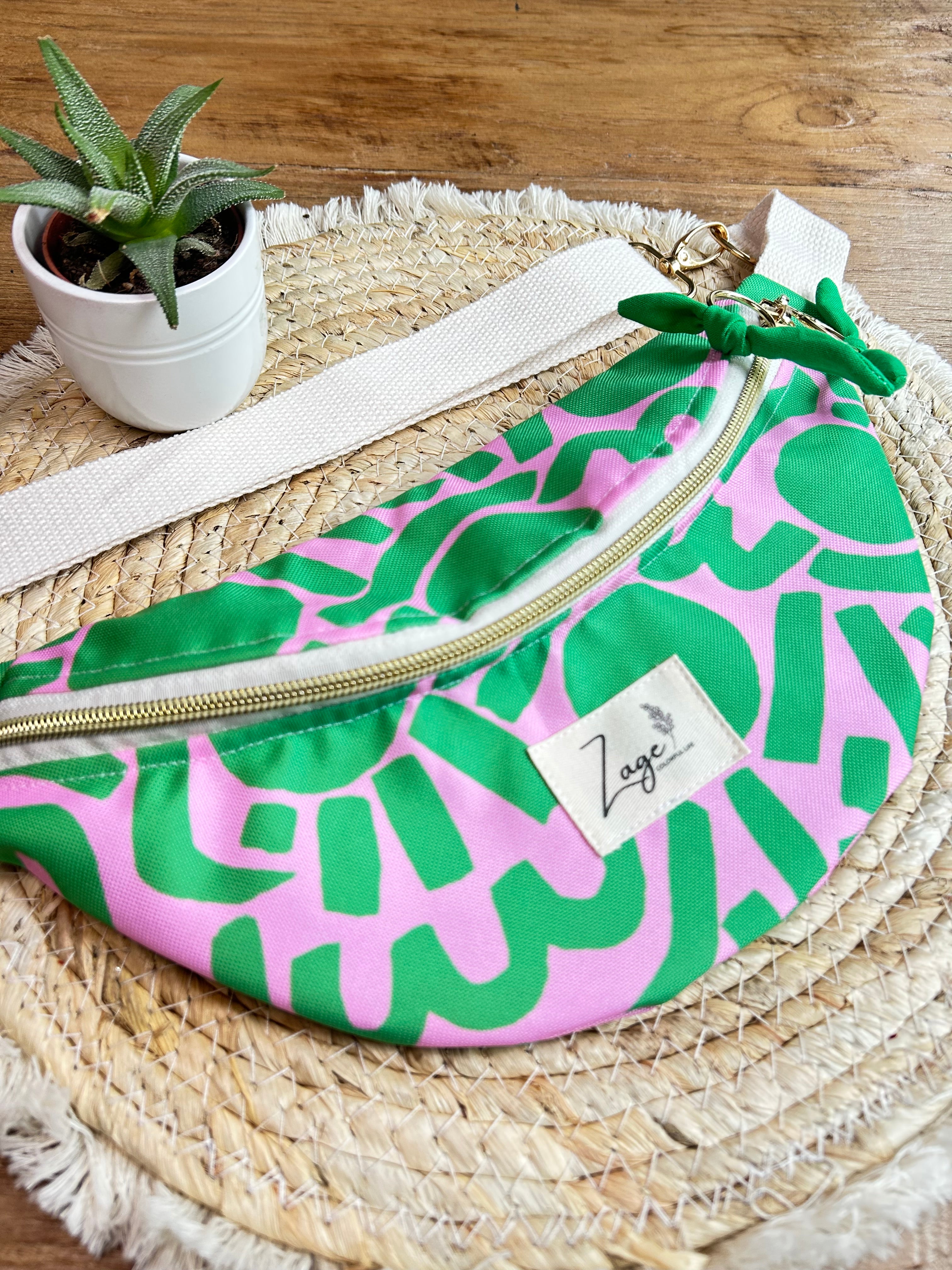 Sac banane Imperméable femme | Graphique vert & roseSac Femme Zage Colorful Life