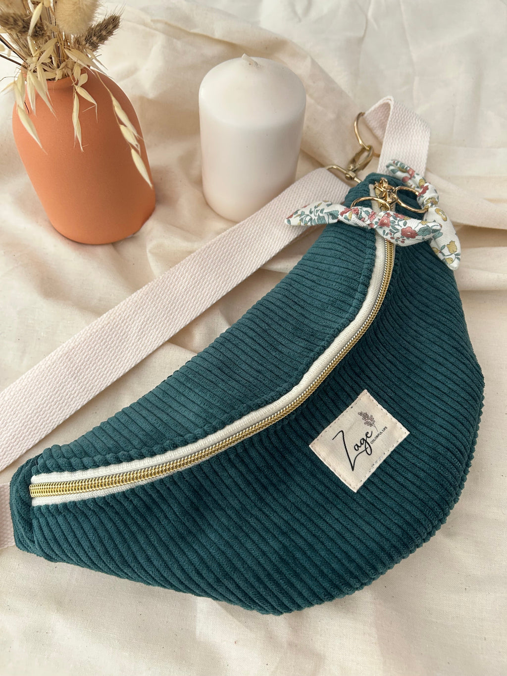 Sac banane femme hiver | Velours côtelé vert sapin & doublure fleurieSac Femme Zage Colorful Life