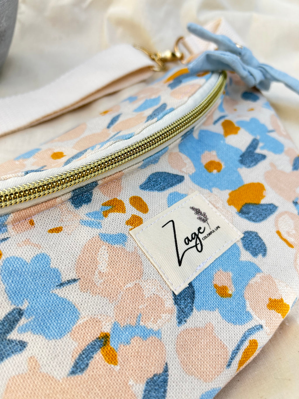 Sac banane Femme | Toile Fleurie bleue & doublure bleue clairSac Femme Zage Colorful Life
