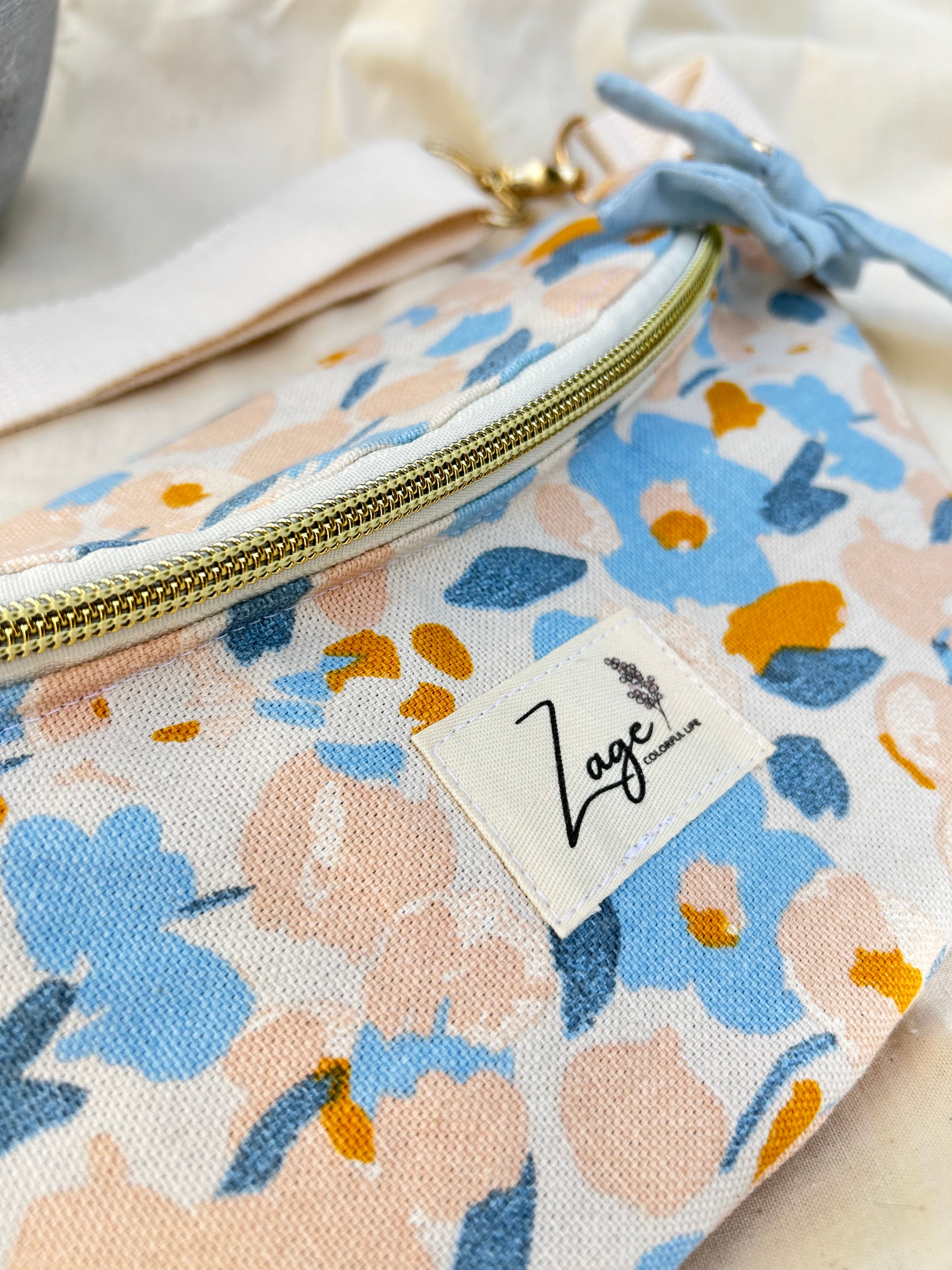 Sac banane Femme | Toile Fleurie bleue & doublure bleue clairSac Femme Zage Colorful Life