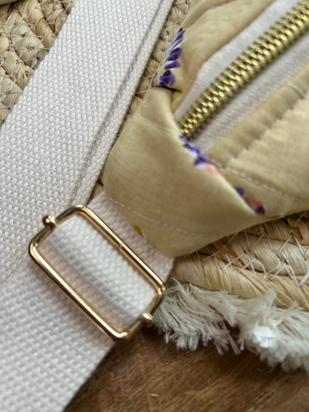 Sac banane femme Matelassé | Tissu matelassé beige fleuri & doublure beigeSac Femme Zage Colorful Life