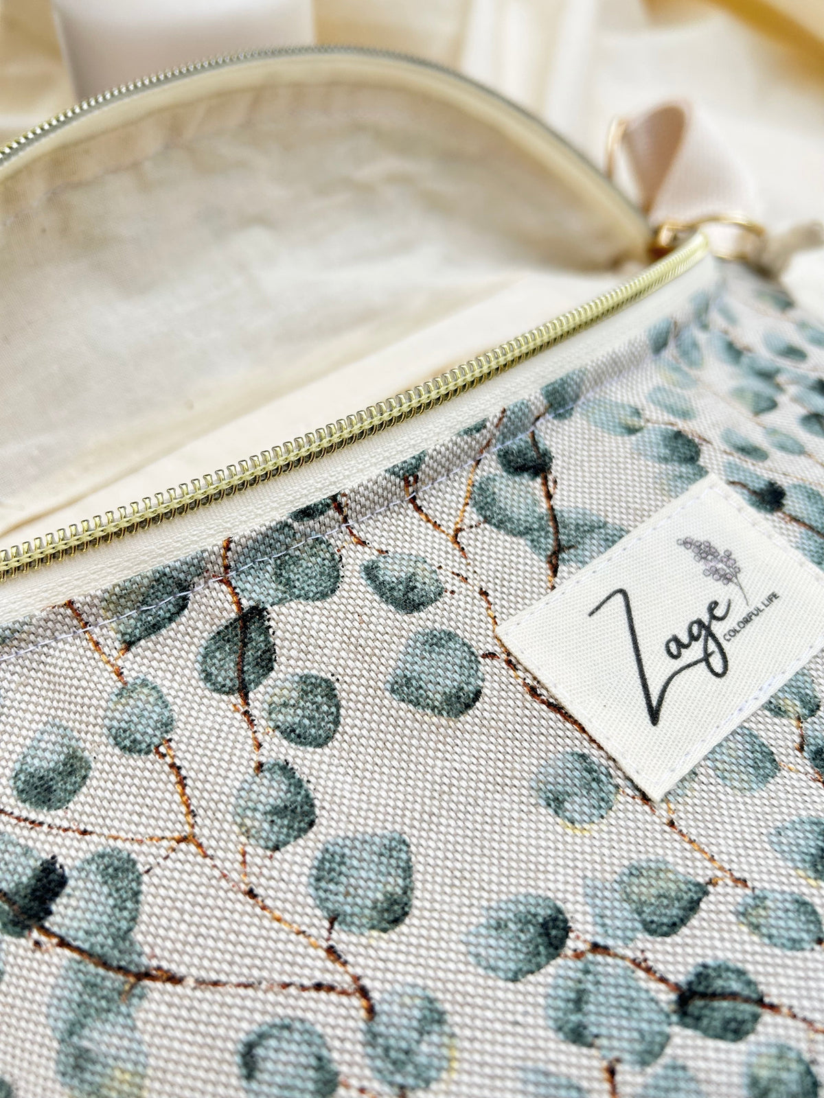 Sac banane femme Eté | Toile de coton motifs eucalyptus & doublure beigeSac Femme Zage Colorful Life