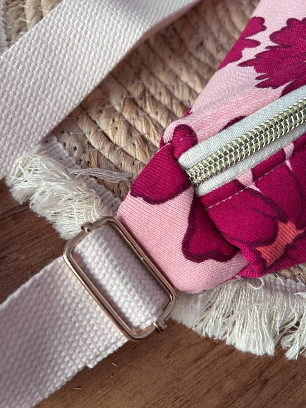 Sac banane Femme |Sweat molletonné Marguerites roses fond rose & doublure beigeSac Femme Zage Colorful Life