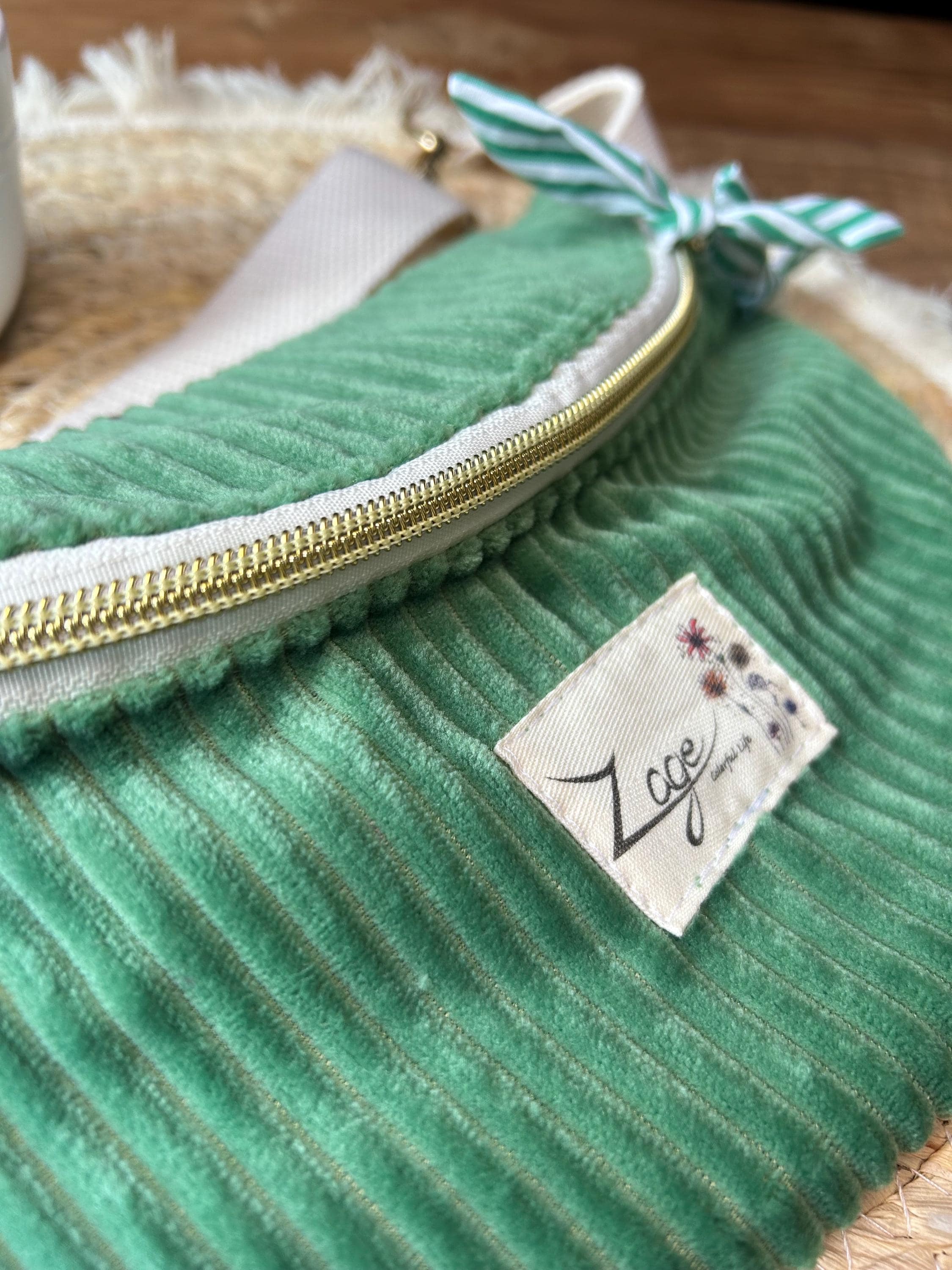 Sac banane femme hiver | Velours côtelé vert & doublure rayée blanc et vertSac Femme Zage Colorful Life