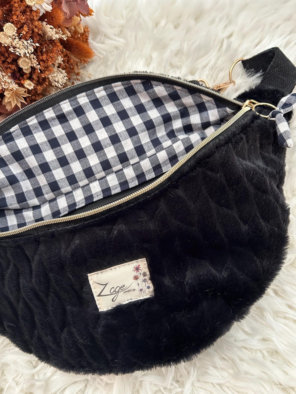 Sac banane femme hiver| Fausse fourrure noire & doublure vichy noireSac Femme Zage Colorful Life