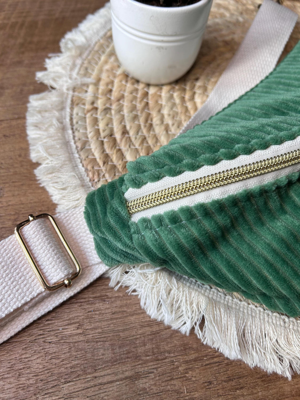 Sac banane femme hiver | Velours côtelé vert & doublure rayée blanc et vertSac Femme Zage Colorful Life
