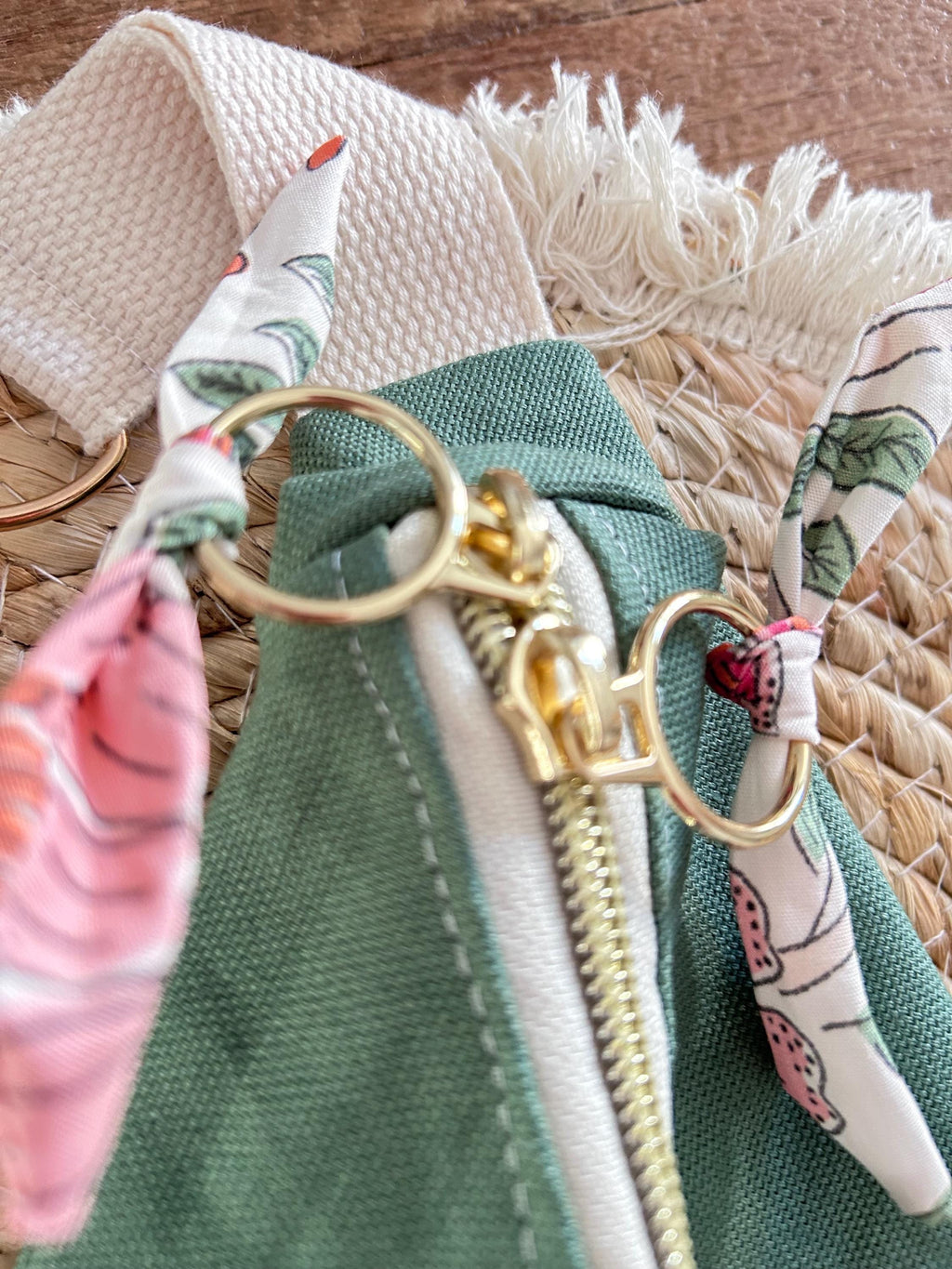 Sac banane femme été | Toile canvas vert olive & doublure fleurie roseSac Femme Zage Colorful Life