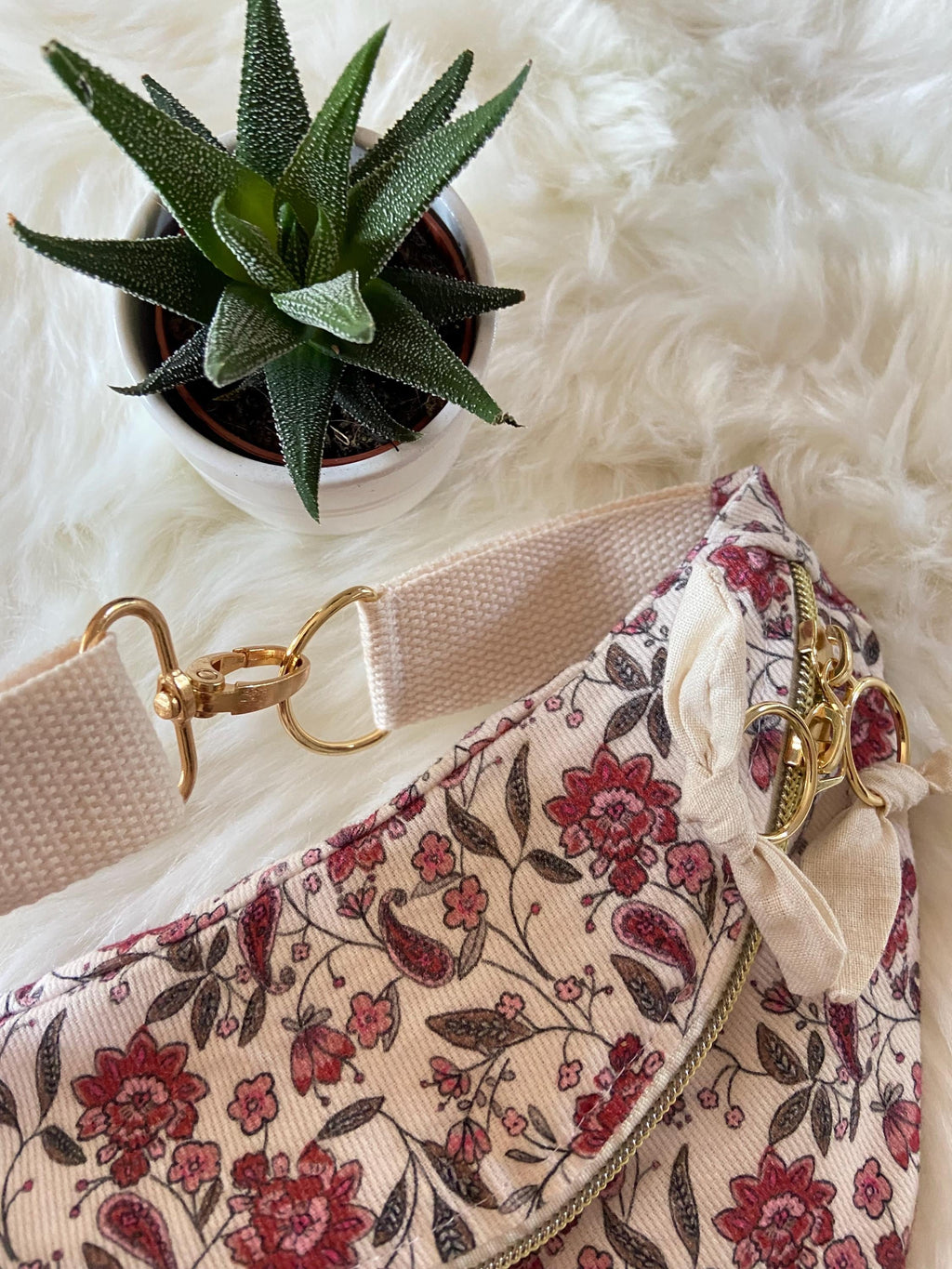Sac banane femme hiver | Velours côtelé fleuri indy rose foncé & doublure beigeSac Femme Zage Colorful Life