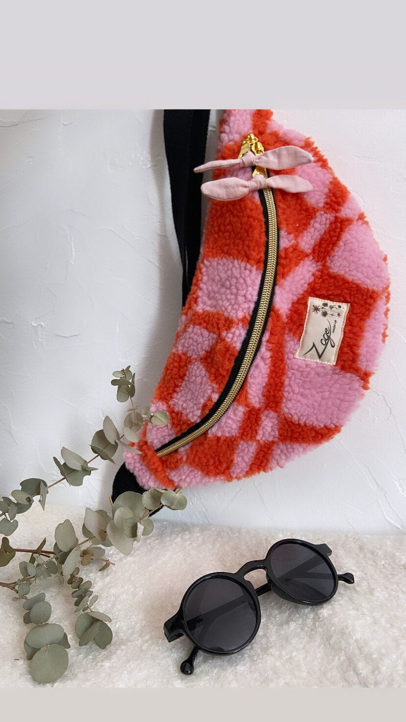 Sac banane femme Hiver | Bouclettes graphiques rouge et rose & doublure roseSac Femme Zage Colorful Life