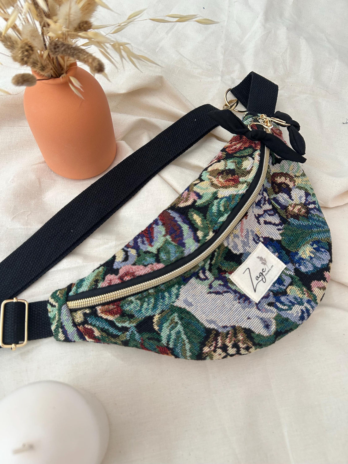 Sac banane femme hiver| Jacquard fleuri, doublure noire |   Fanny pack, bum bag, Gürteltasche, Heuptas | Cadeau femmeSac Femme Zage Colorful Life