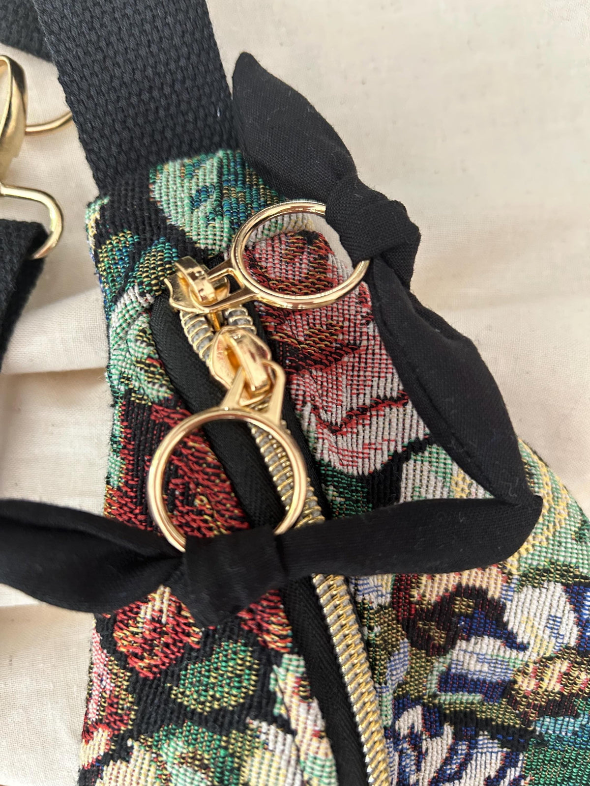 Sac banane femme hiver| Jacquard fleuri, doublure noire |   Fanny pack, bum bag, Gürteltasche, Heuptas | Cadeau femmeSac Femme Zage Colorful Life