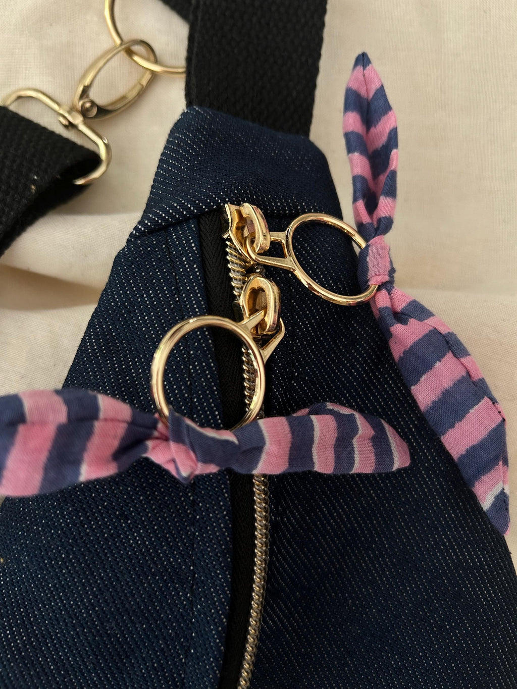 Sac banane femme | Jeans brut , doublure rayée rose et bleue |   Fanny pack, bum bag, Gürteltasche, Heuptas | Cadeau femmeSac Femme Zage Colorful Life
