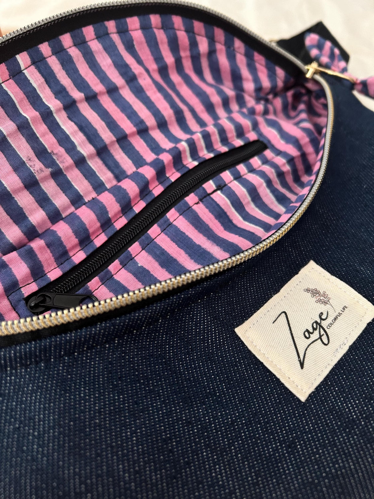 Sac banane femme | Jeans brut , doublure rayée rose et bleue |   Fanny pack, bum bag, Gürteltasche, Heuptas | Cadeau femmeSac Femme Zage Colorful Life