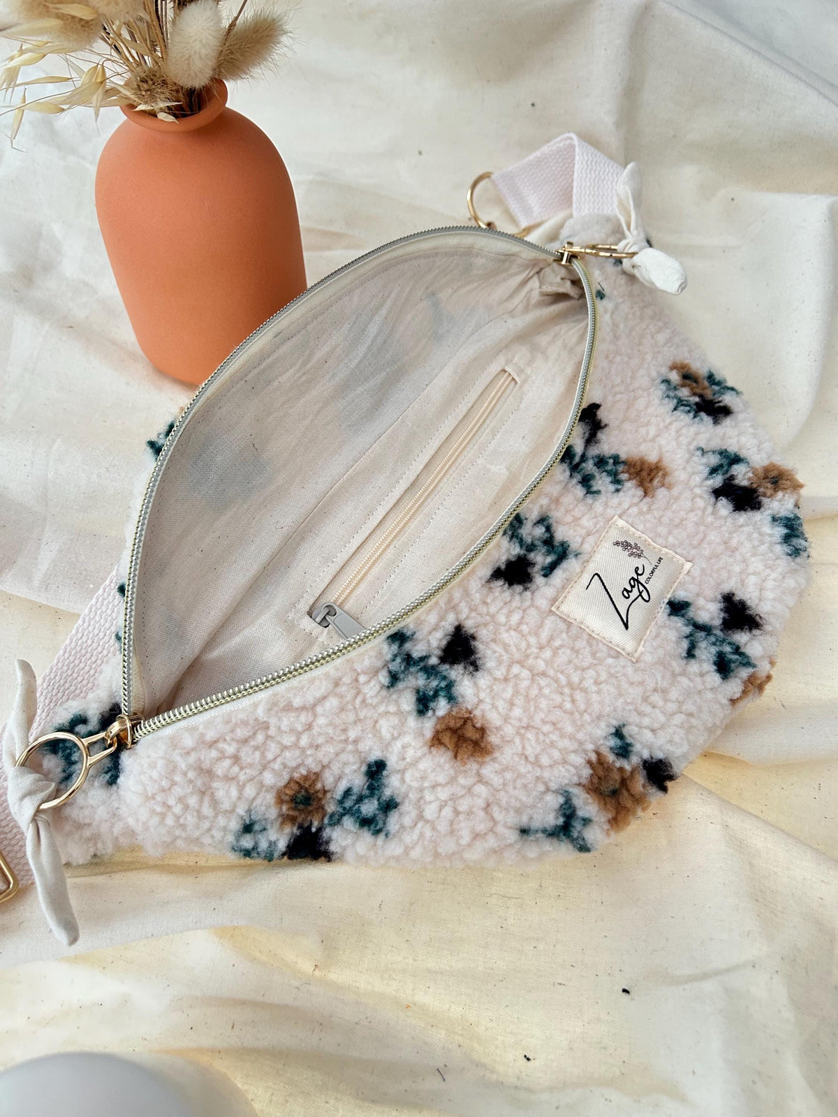 Sac banane femme hiver | Bouclettes / Sherpa  fleurie , doublure beige | Flower Fanny Pack, Bum bag, Gürteltasche, belt bagSac Femme Zage Colorful Life
