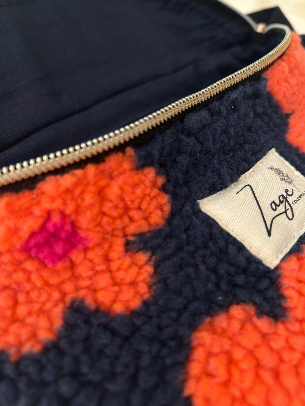 Sac banane femme hiver | Bouclettes / Sherpa  bleu marine fleuries orange, doublure bleu marine | Flower Fanny Pack, Bum bag, GürteltascheSac Femme Zage Colorful Life