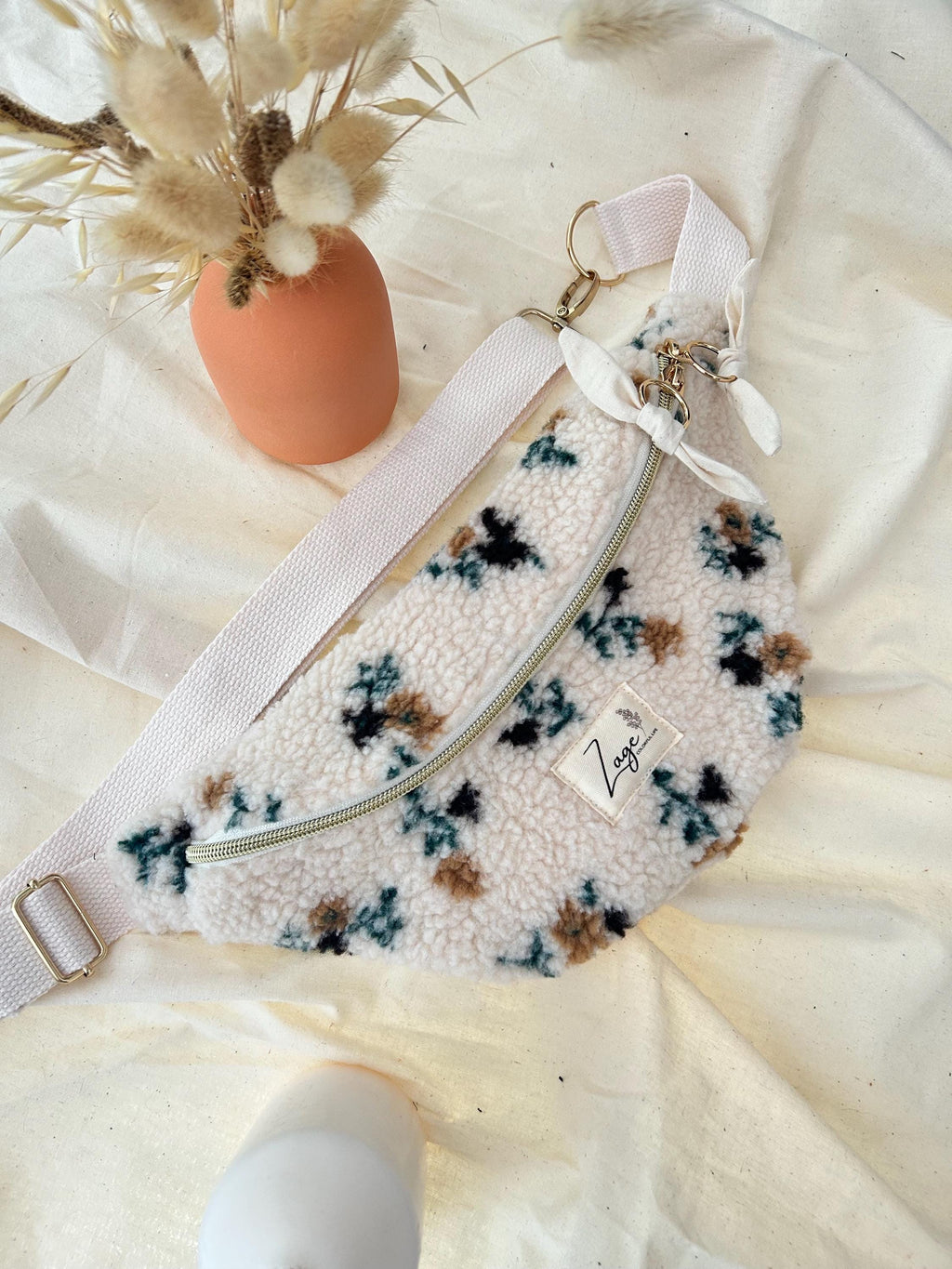 Sac banane femme hiver | Bouclettes / Sherpa  fleurie , doublure beige | Flower Fanny Pack, Bum bag, Gürteltasche, belt bagSac Femme Zage Colorful Life