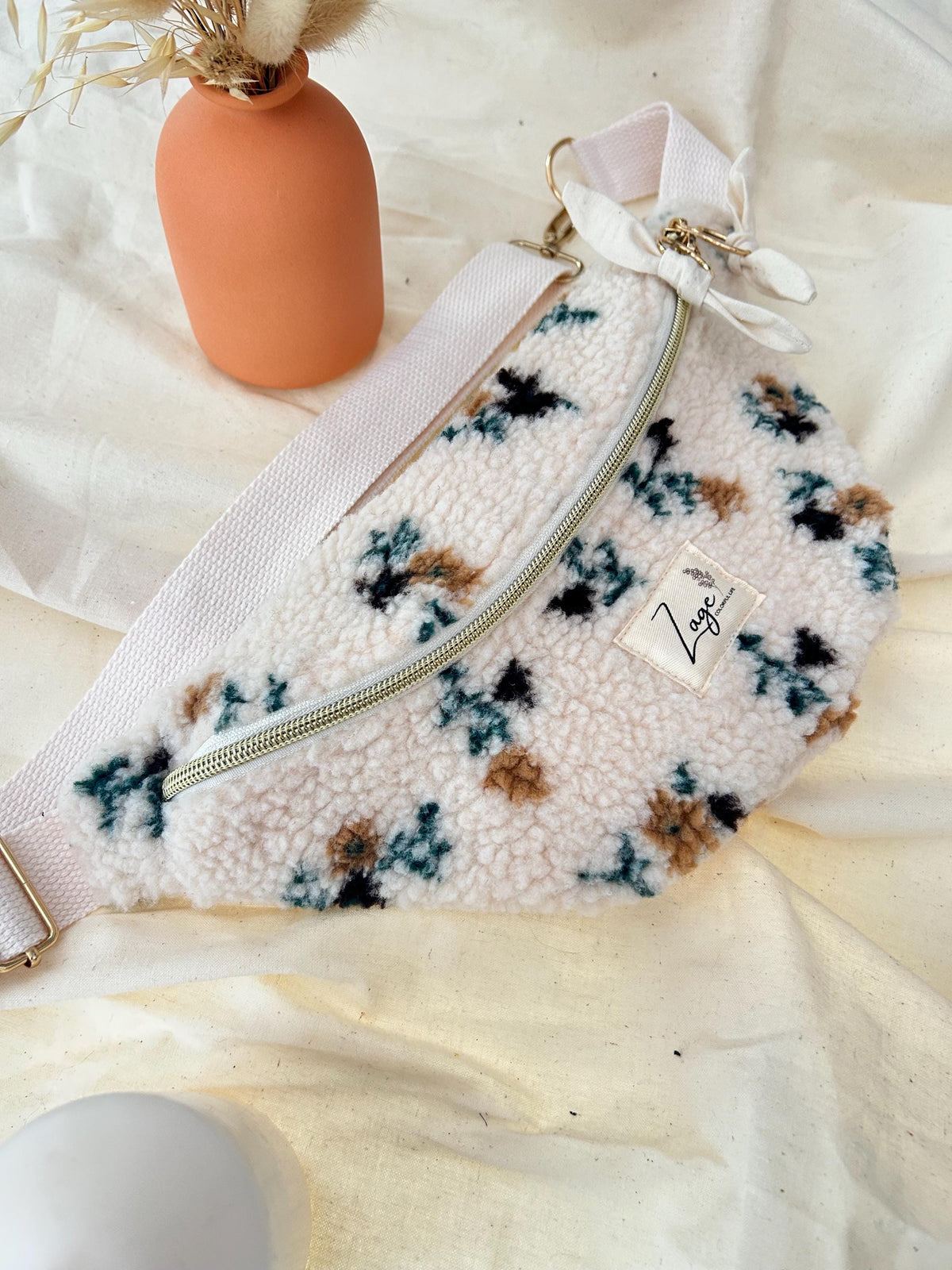Sac banane femme hiver | Bouclettes / Sherpa  fleurie , doublure beige | Flower Fanny Pack, Bum bag, Gürteltasche, belt bagSac Femme Zage Colorful Life